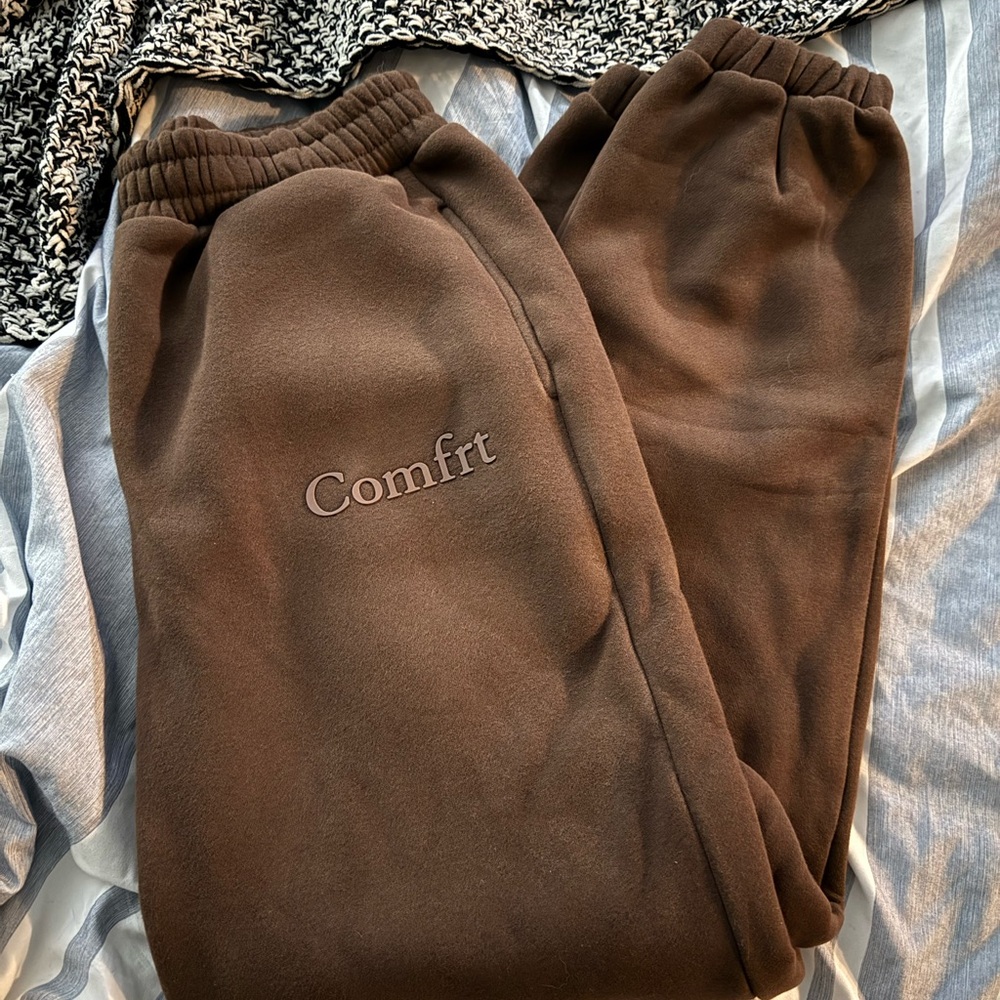 Comfrt Women's Brown Sweatpants